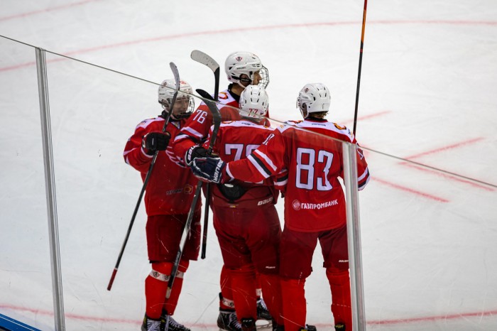Хоккеисты «Авто» одержали разгромную победу в заключительном матче в Уфе