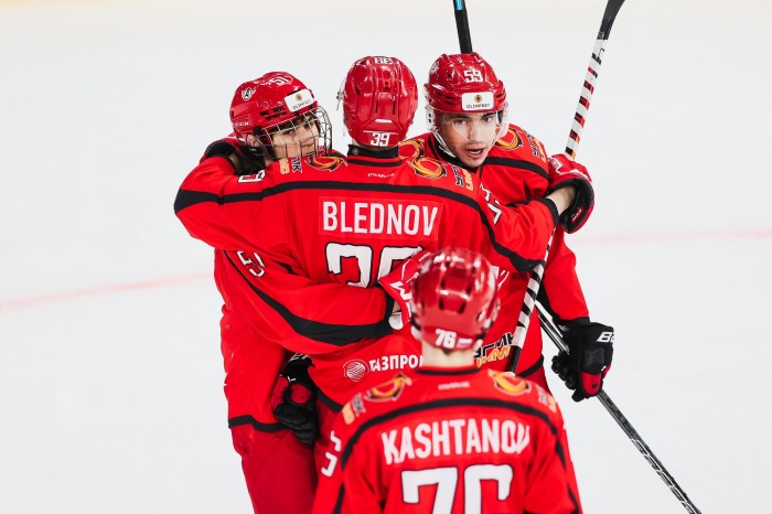 Хоккеисты «Авто» вновь одержали крупную победу над «Сибирскими Снайперами»